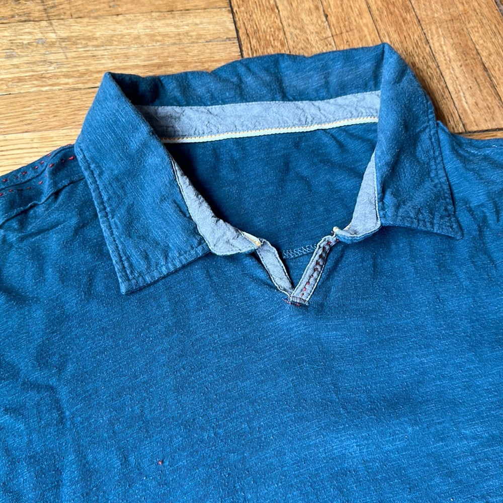 Casual T Shirt / Polo Shirt with nice detail